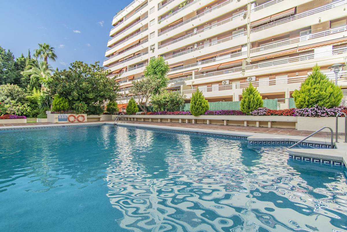 Piso de lujo 3 dormitorios en Marbella Luxurious 3 bedroom apartment in Marbella Apartament de lux cu 3 dormitoare in Marbella Appartement de luxe avec 3 chambres à Marbella