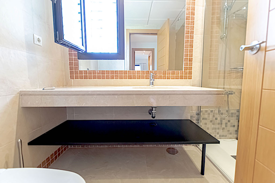 Agradable piso de 2 dormitorios en Estepona Amazing 2-bedroom apartment in Estepona Apartament inedit de 2 dormitoare în Estepona Sensationnel appartement de 2 chambres à Estepona