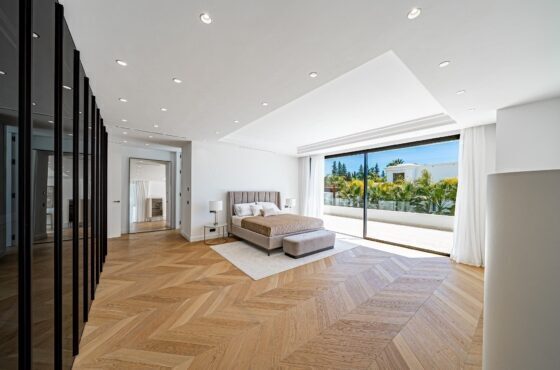 6 Bedroom Villa in Lomas de Marbella Club