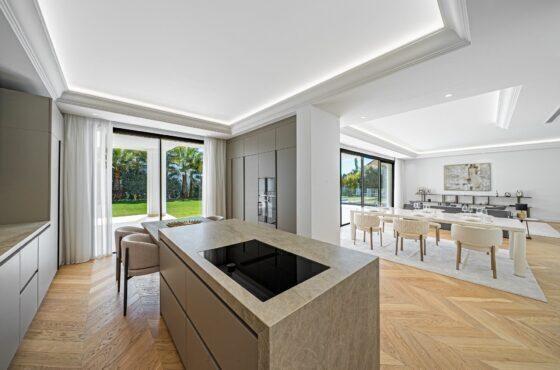 6 Bedroom Villa in Lomas de Marbella Club