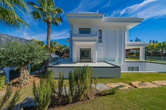 6 Bedroom Villa in Lomas de Marbella Club