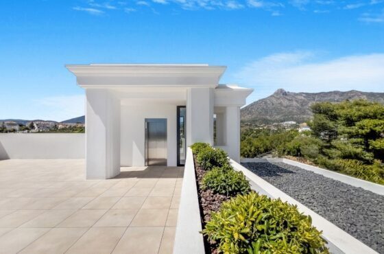 6 Bedroom Villa in Lomas de Marbella Club