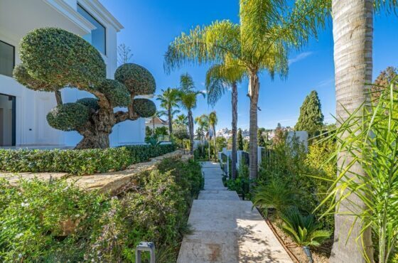 6 Bedroom Villa in Lomas de Marbella Club