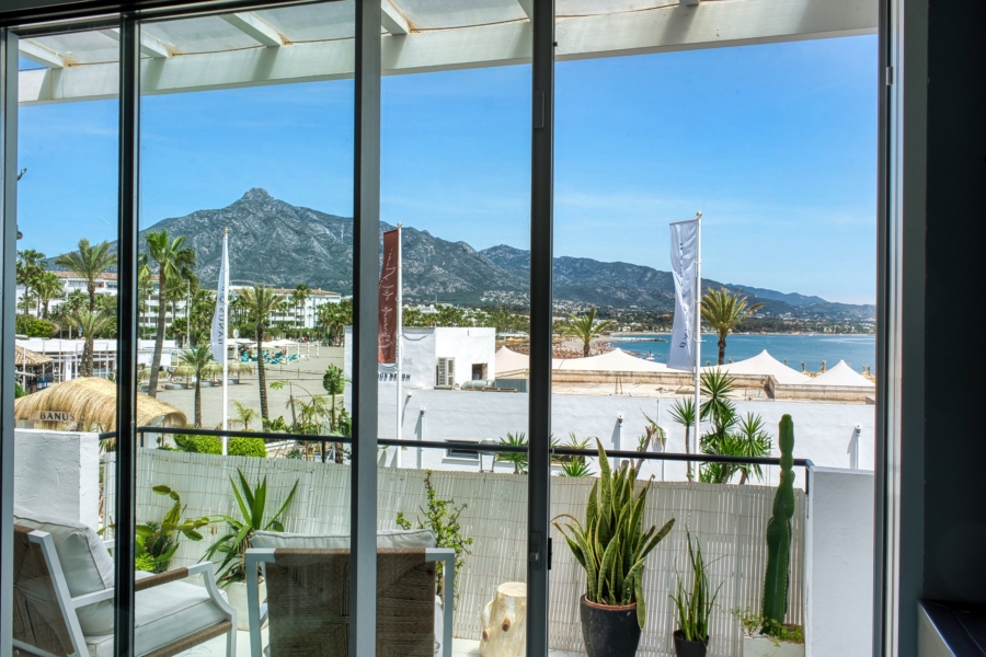 Exclusive 2-Bedroom Apartment in Puerto Banús