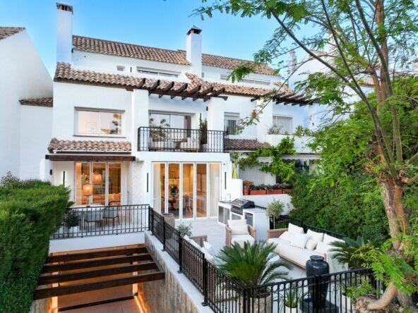 5 Bedroom semi-detached villa in Altos de Salamanca, Marbella