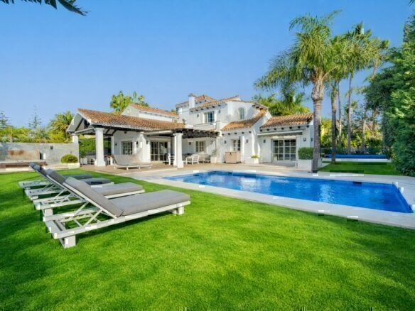 6 Bedroom Villa in Nueva Andalucia