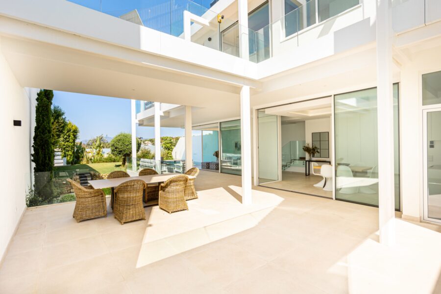 New 4 Bedroom Villa in Marbella