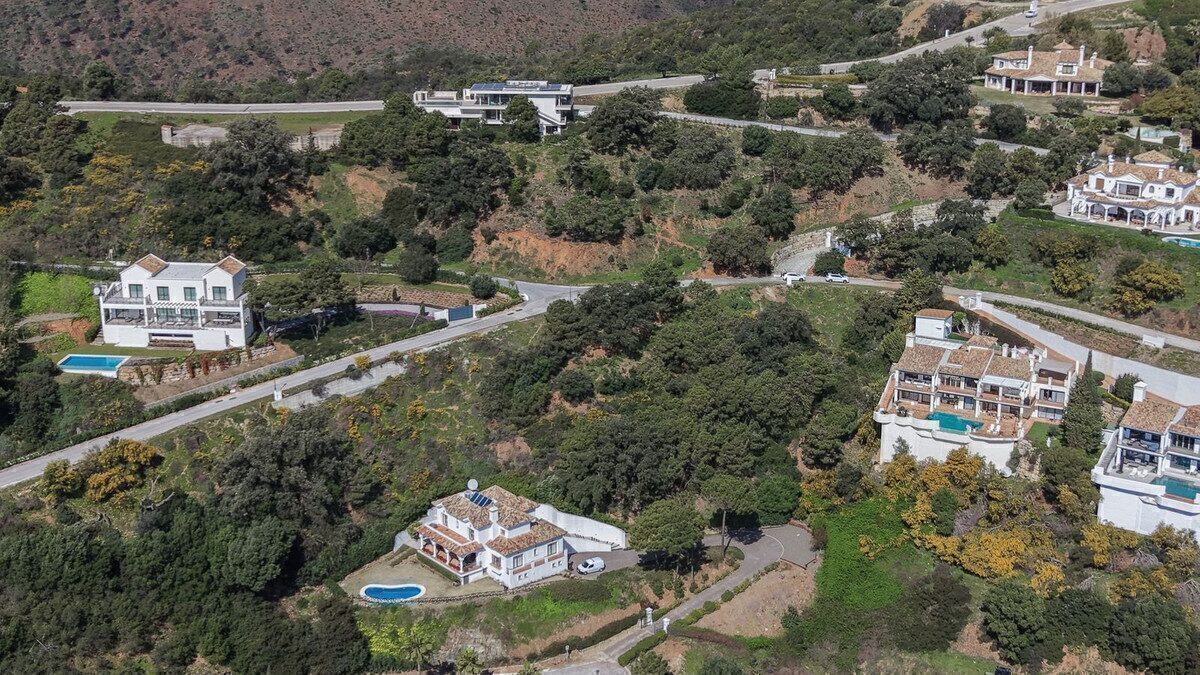 Exceptional 2,296 m² plot in Monte Mayor