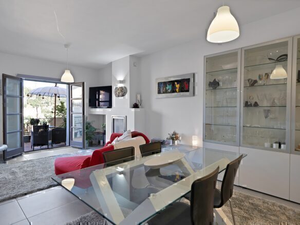 4 Bedroom Townhouse in El Casar, Benahavis
