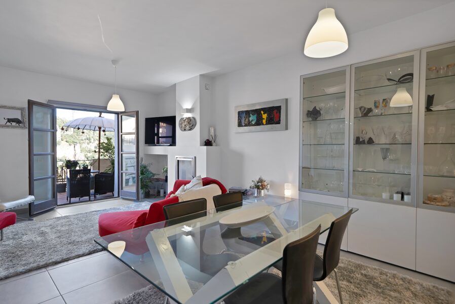 4 Bedroom Townhouse in El Casar, Benahavis