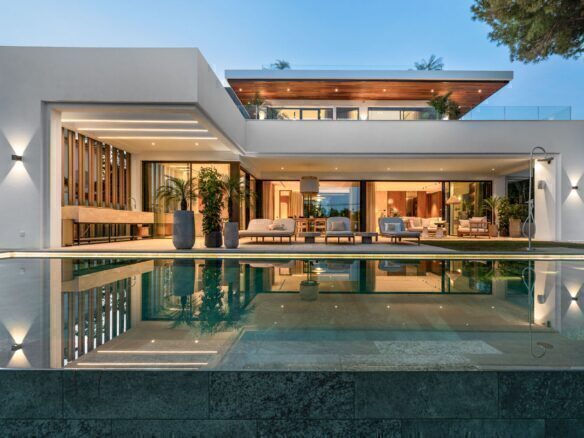 6 Bedrooms Villa in Marbesa