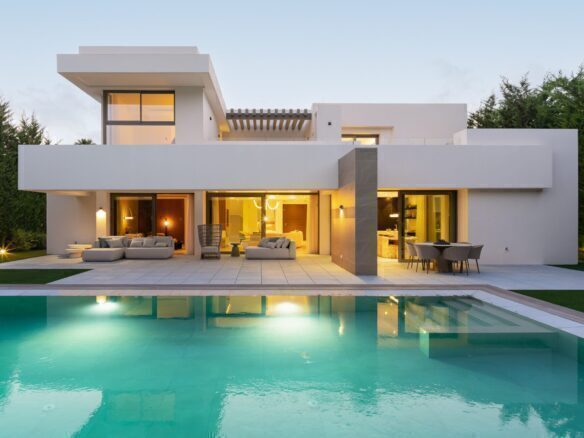 5 Bedroom Villas in El Paraiso