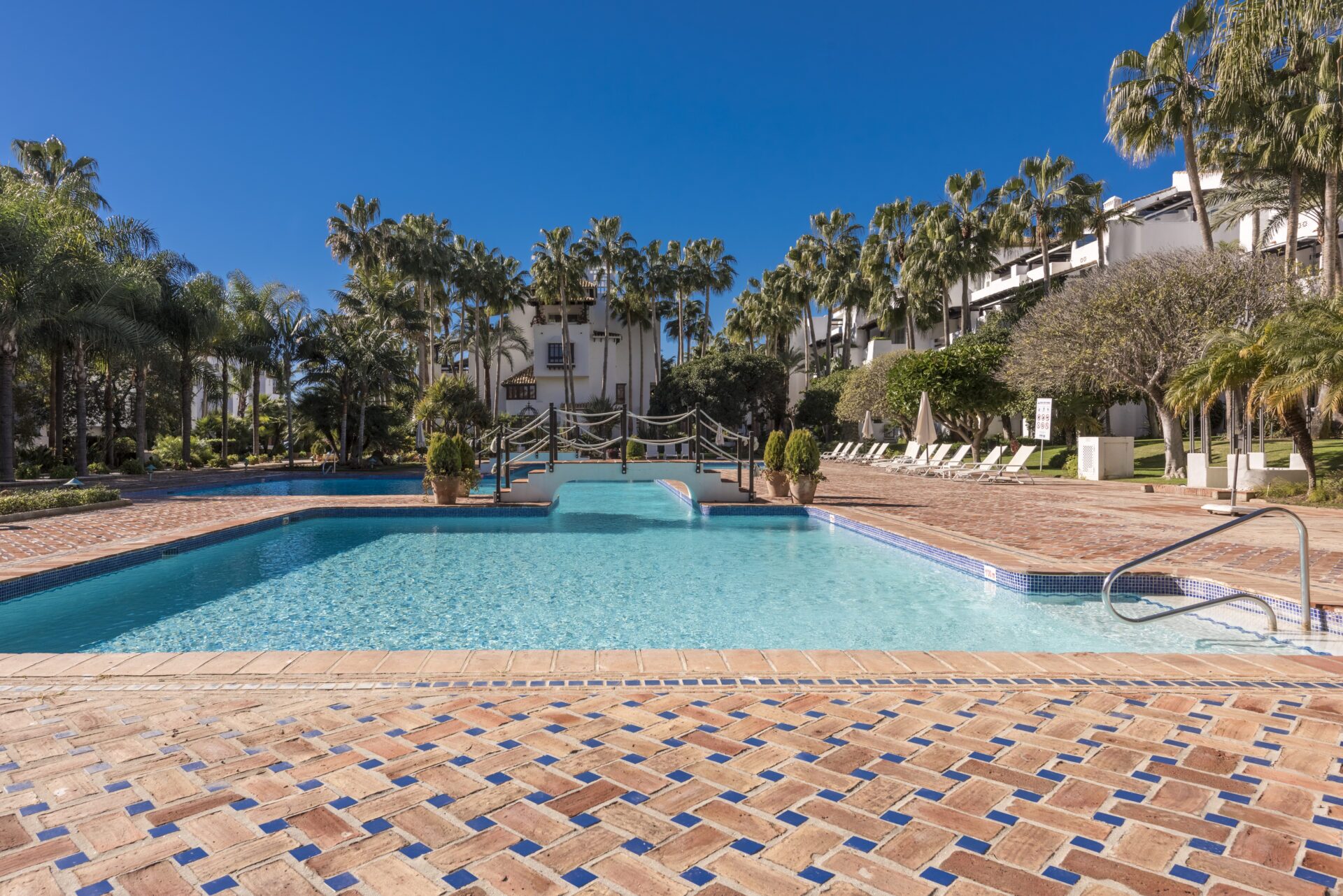 Luxury 3 Bed Duplex Penthouse in Marina Puente Romano