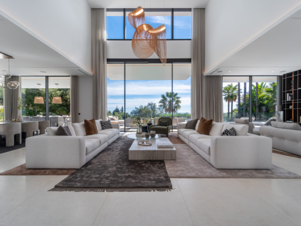 6 Bedroom Luxury Villa in Cascada de Camoján
