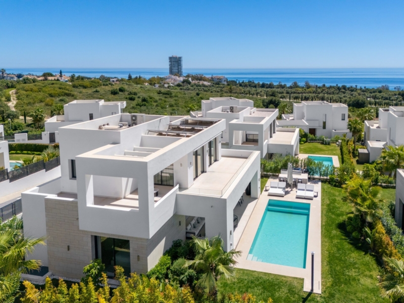 5 Bedroom Luxury Villa in La Finca de Marbella