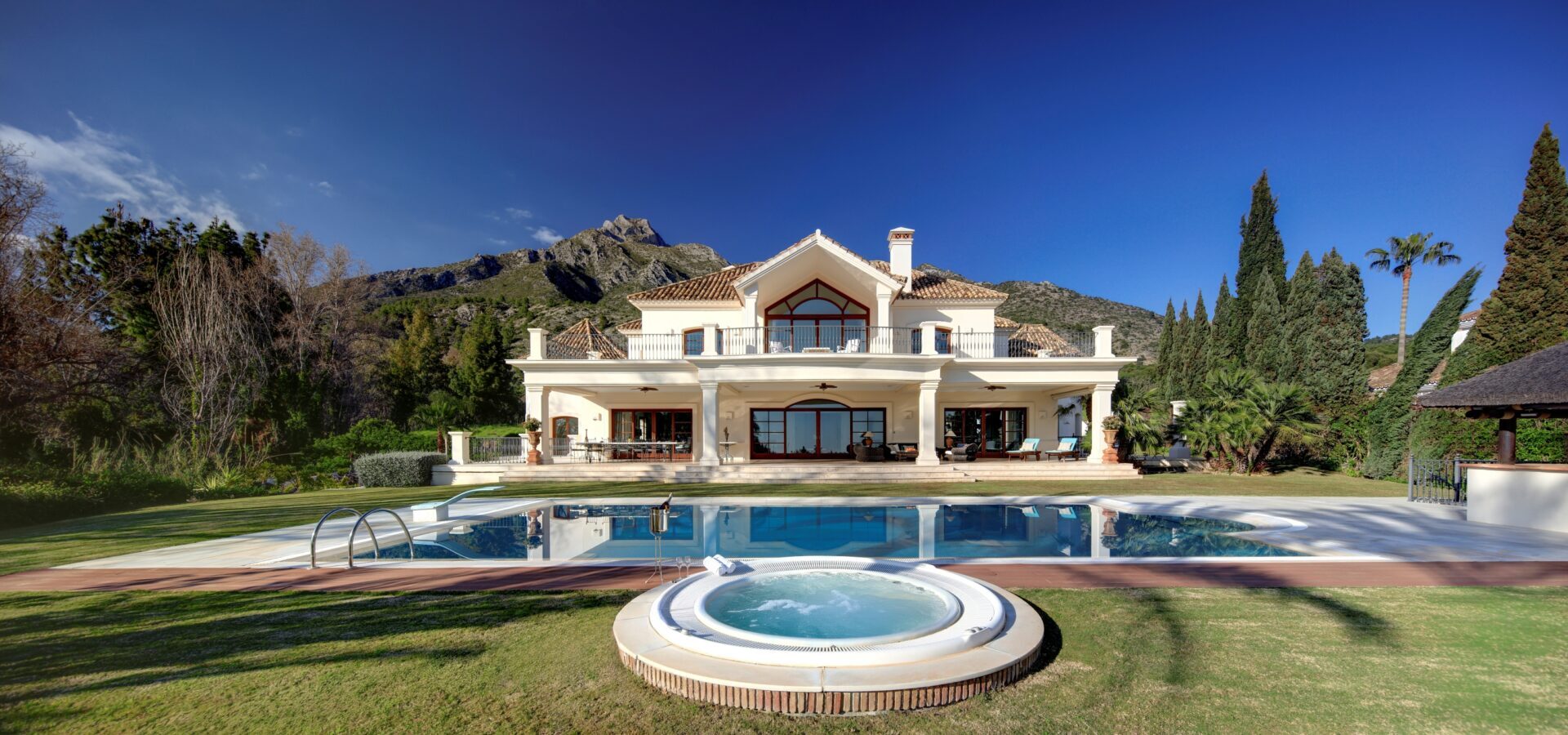 Luxury 5 Bedroom Villa in Nagüeles, Marbella