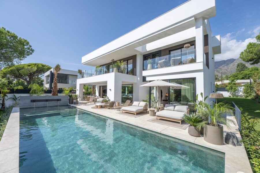 Luxury 6 Bedroom Villa in Nagueles